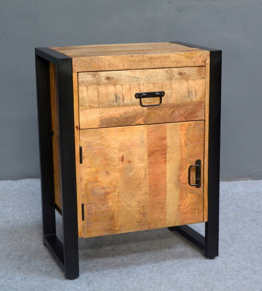 Nachtkastje Britt Deuropening naar Links