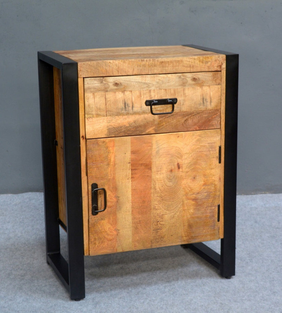 Nachtkastje Britt Deuropening naar Rechts